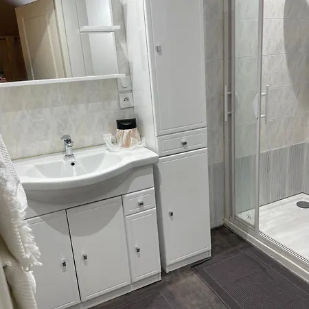 Διαμέρισμα Genie 2 *